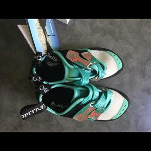 Women's Climbing Shoes- La Sportiva